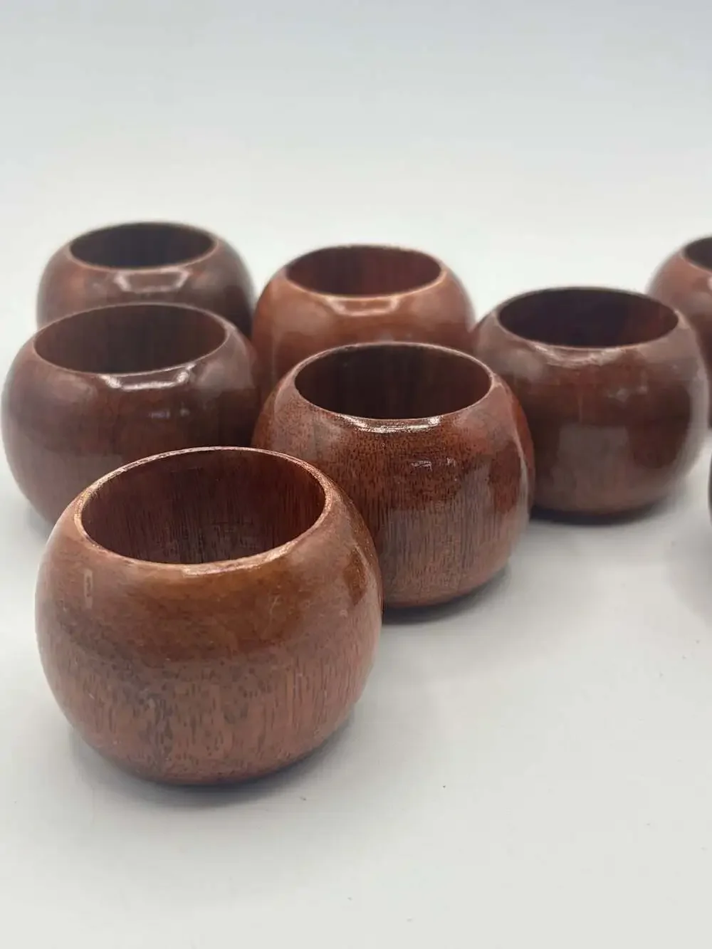 Vintage Handcrafted Polished Wood Grain Round Napkin Rings Set of 7